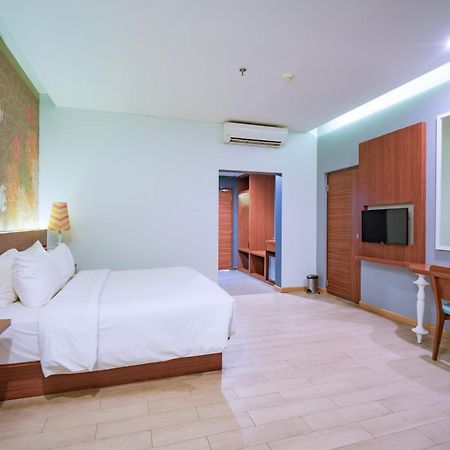 Manado Tateli Resort And Convention Exterior foto