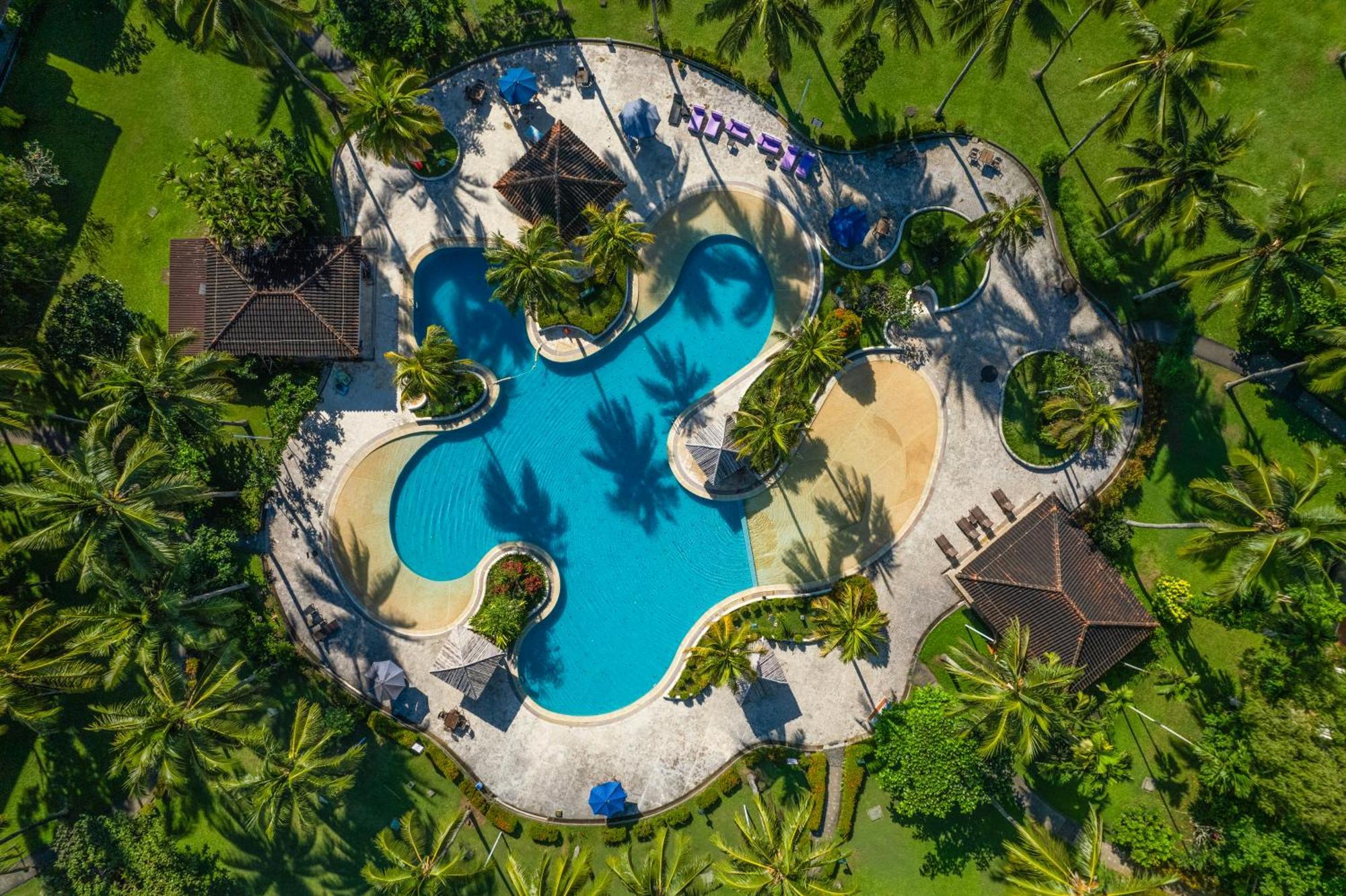 Manado Tateli Resort And Convention Exterior foto