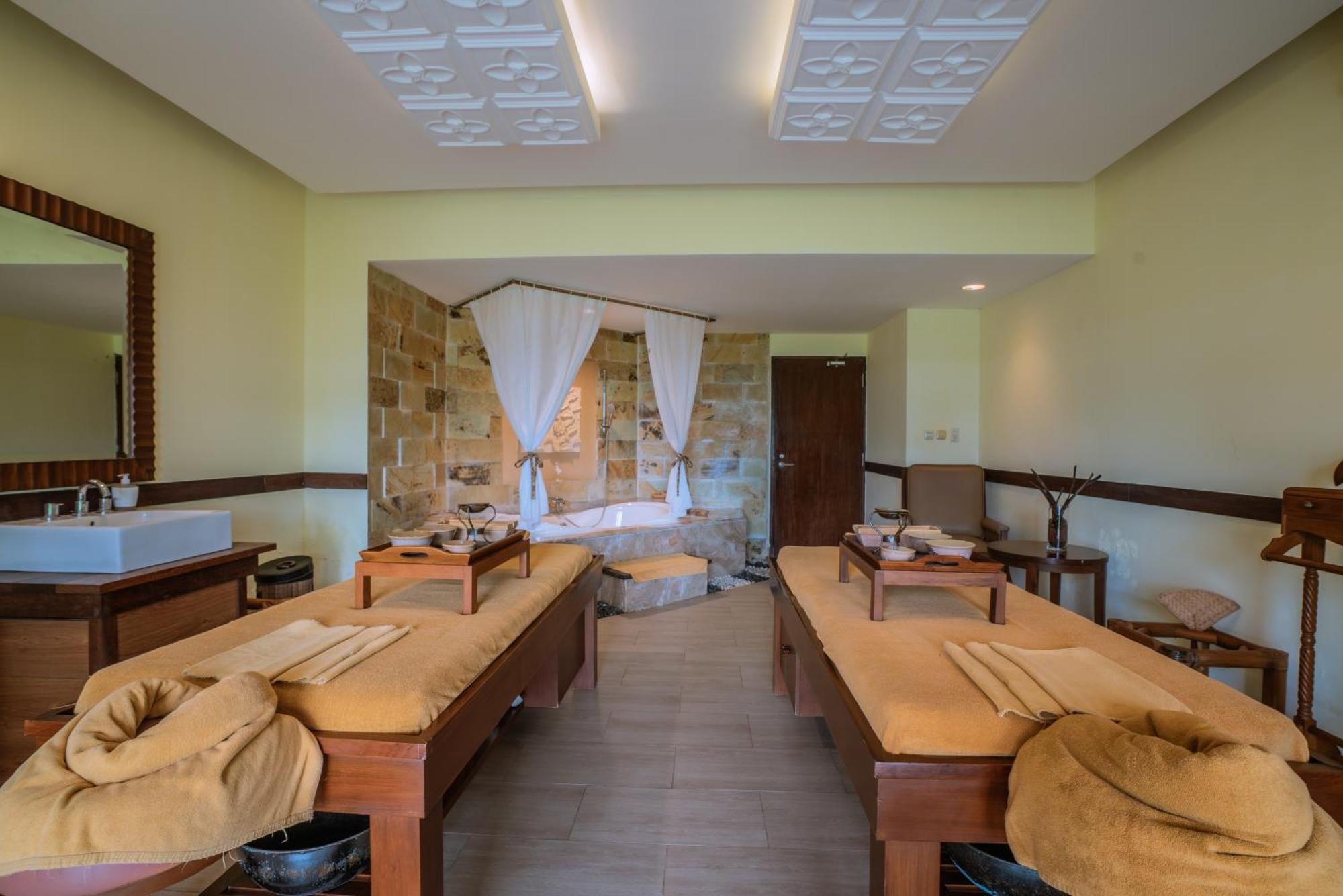 Manado Tateli Resort And Convention Exterior foto